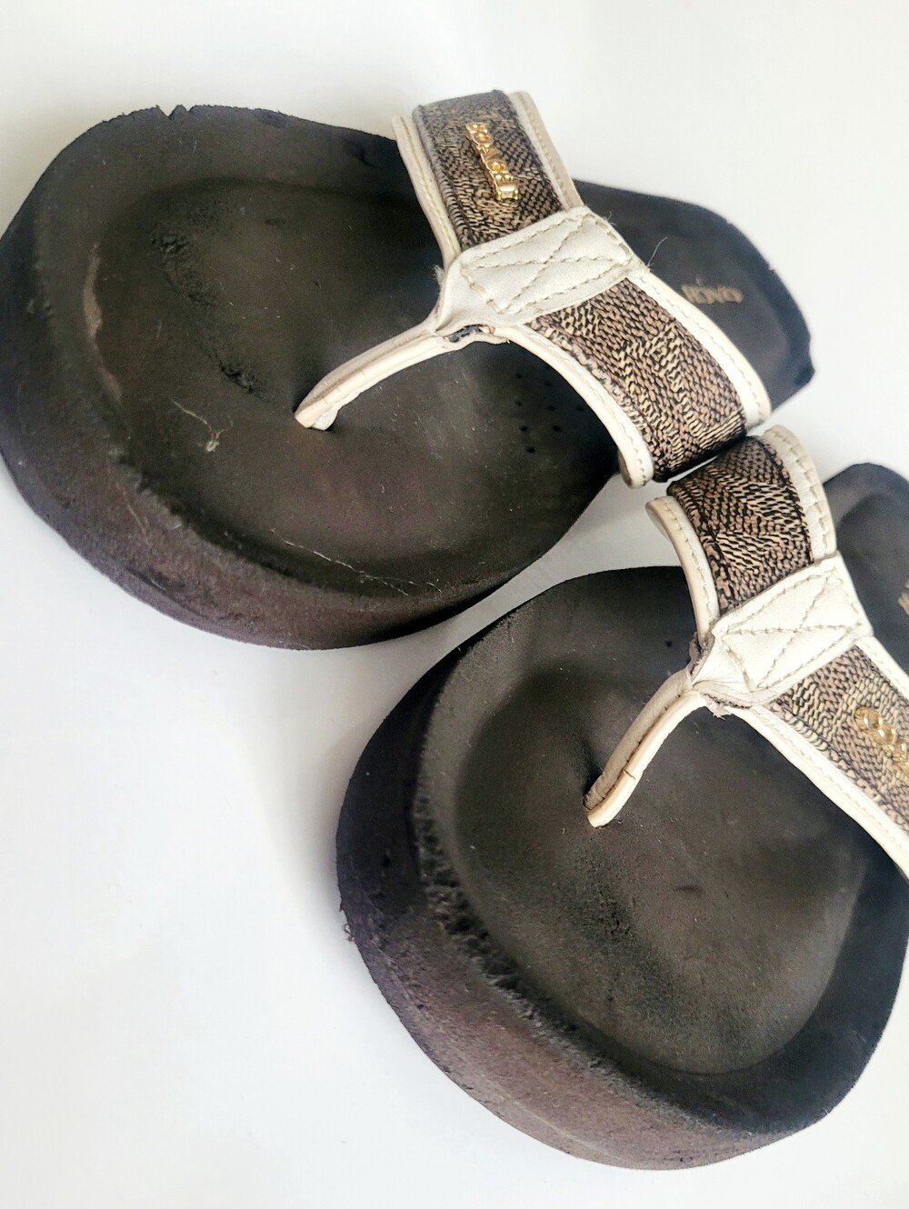 Coach Judy Women's Tan Signature Leather Thong Sandal US 7.5 - Picture 8 of 16